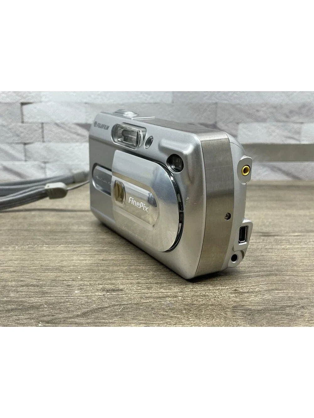 Fujifilm FinePix A Series A340 4.0MP Digital Camera Silver (No SD Card) Tested
